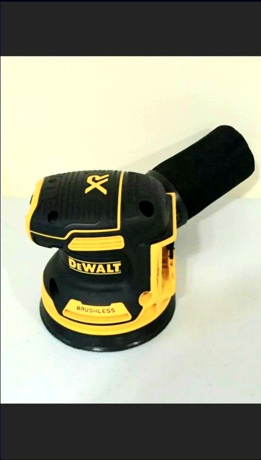 DCW210 DeWALT 20V Max 5" Random Orbit Palm Sander Tool Only