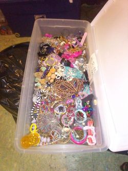 Whole box of jewelry all different kind of jewelry $100 a box cash only
