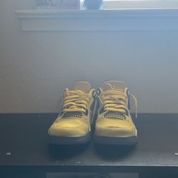 Jordan 4 Retro Thunder Sz 13c Used