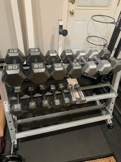Set of dumbbells