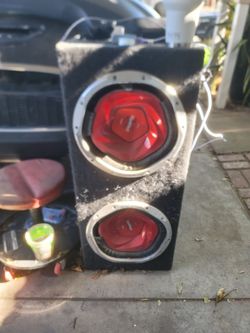 Sealed dual 12" subwoofer box