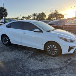 2020 Kia Forte S $995 Down 