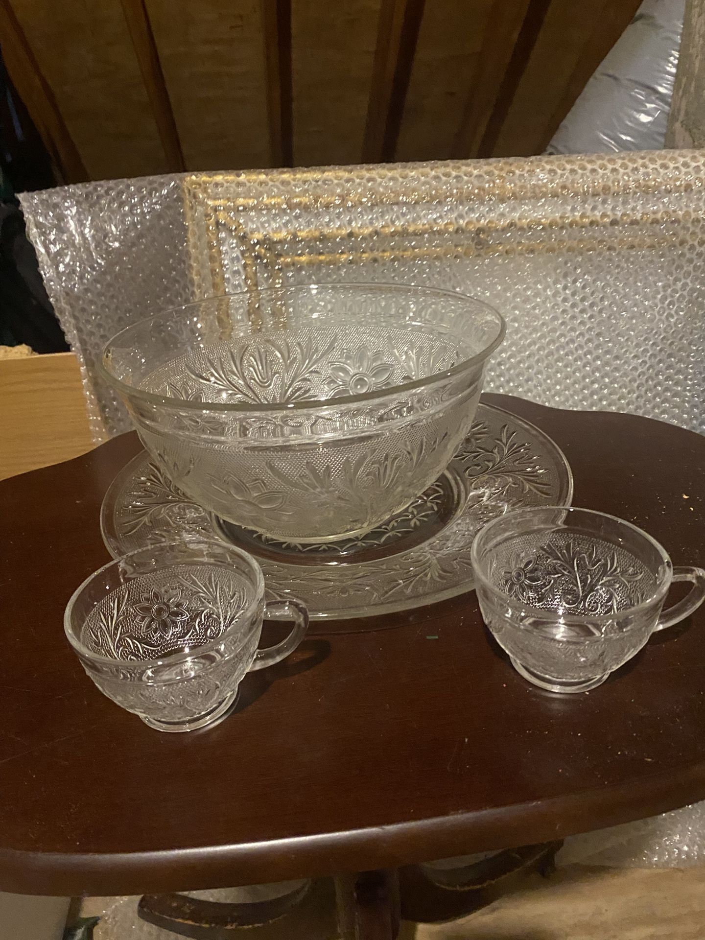 Punch Bowl Fish And 10 Cups