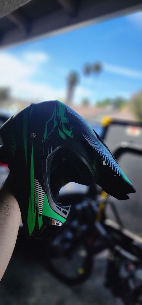 New Helmet for Bike, Bicycle, Electric Scooter Dirt Bike. 