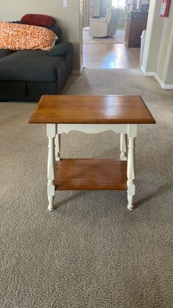 Table (end table, nightstand, corner table)