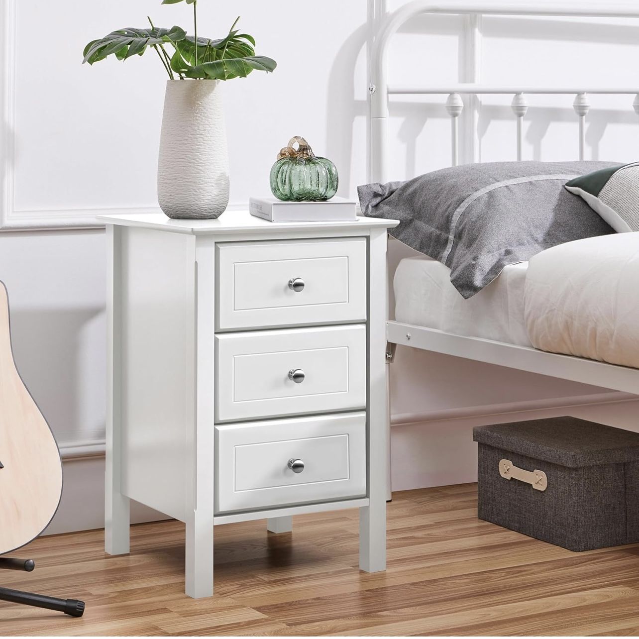 Nightstand with 3 Drawers, Wooden 3-Drawer Bedside Table with Solid Wood Legs, Bedside Cupboard Storage Organizer for Bedroom Home Office Small Space,