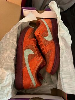 Nike SB Dunk Low Mystic Red Rosewood