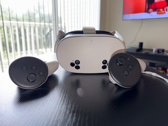 Meta Quest 3S VR Headset + Controllers + Original Box – Barely Used – $325 OBO