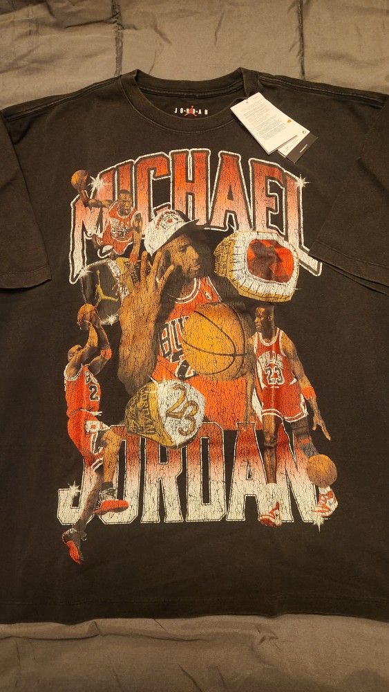 Men's Nike Air Jordan Essential '85 Photo Crew T-Shirt Red/Black Size Large