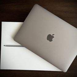 Apple MacBook 12 inch Retina (1.3 Intel i5, 512 GB SSD, 8 GB RAM)