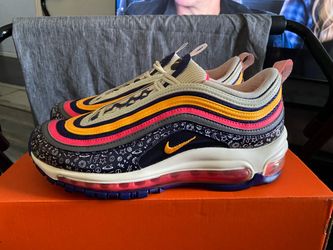 NIKE AIR MAX SIZE 6Y
