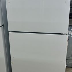 New 33” GE Top Freezer Refrigerator- 1 Year Warranty 