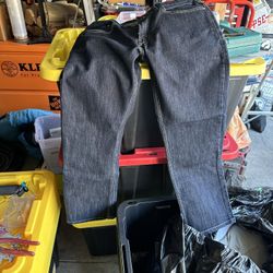 Levi’s Denizen 218 Straight Fit