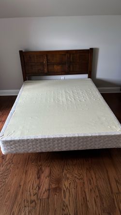 Queen Bed & Box Spring 