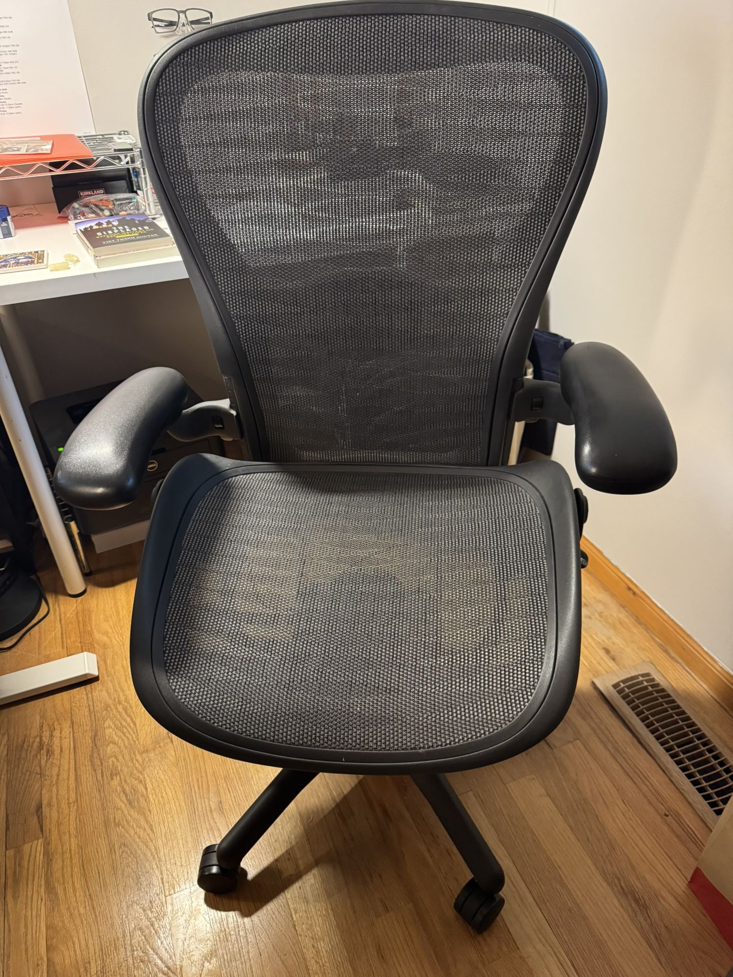 Herman Miller Aeron (Computer / Office chair)