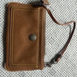 COACH BROWN LEATHER WRISTLET 