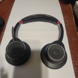 Plantronics - Voyager Focus UC (Poly) - Bluetooth Dual-Ear (Stereo) Headset