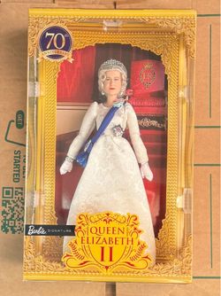 Barbie signature collection Queen Elizabeth II doll