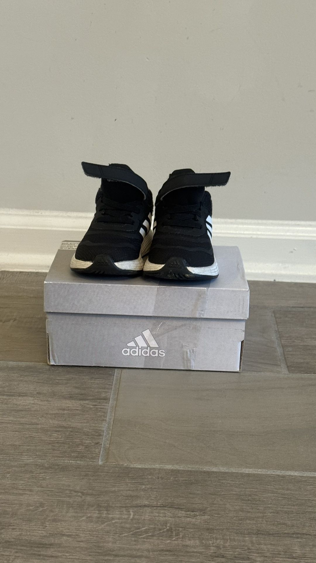 adidas Unisex-Child Duramo 10 Running Shoes (Size 6 Toddler)