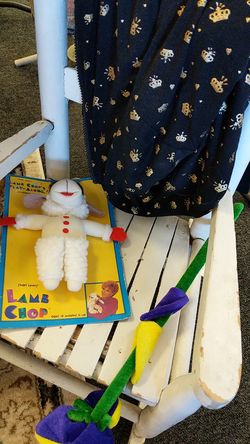 Small child's rocking chair. ANTIQUE.