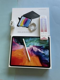 Apple iPad Pro 12.9” 4th Generation 256GB with pen, keyboard & Accessories