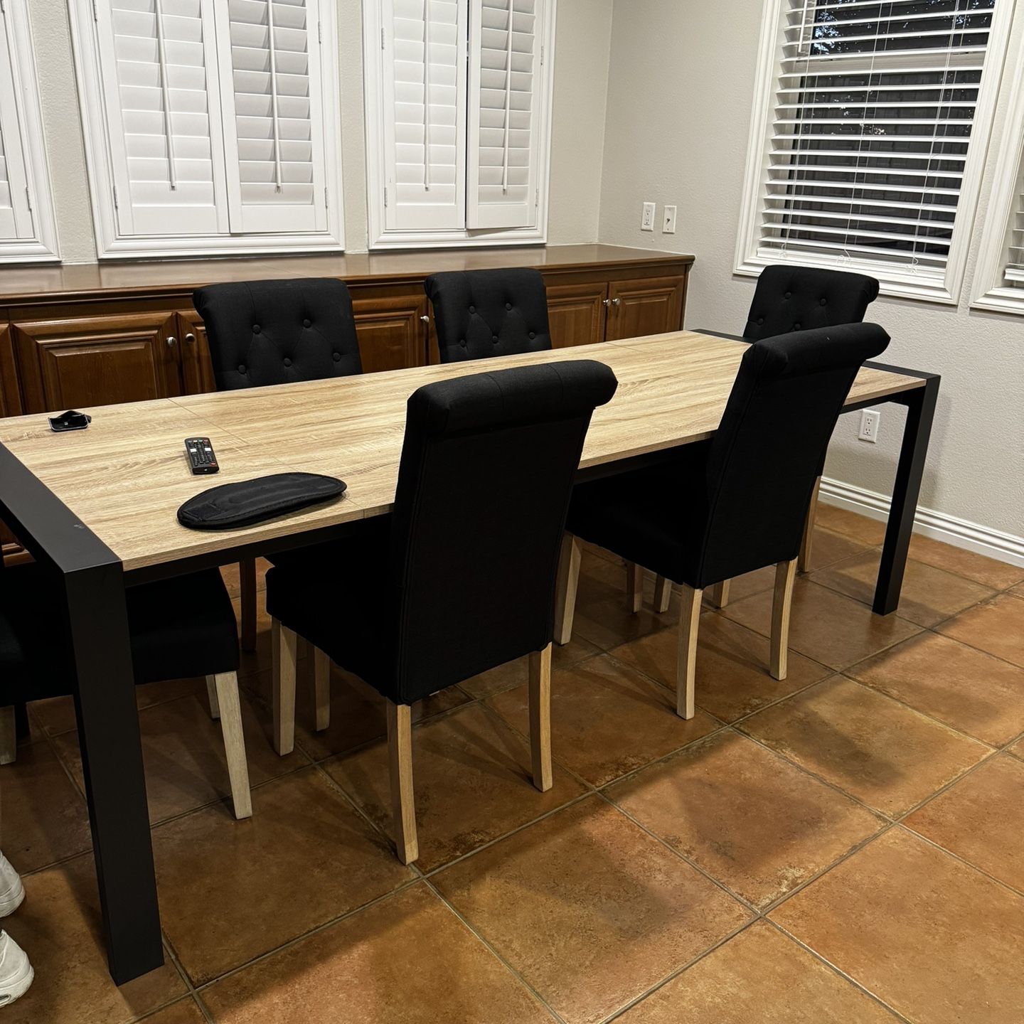 Kitchen Table & 6 Chairs