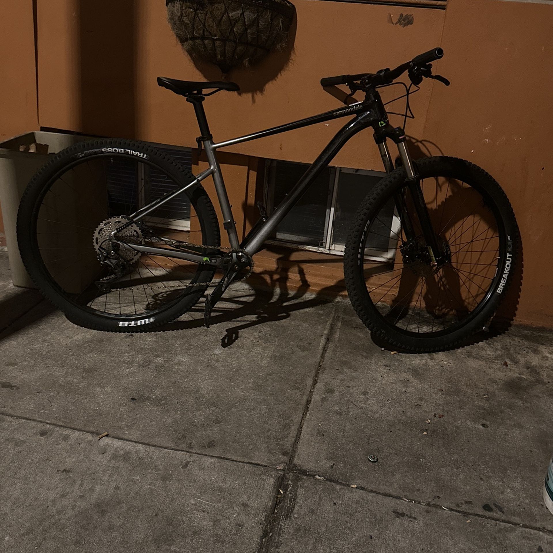 Cannondale Mountain Bike 
