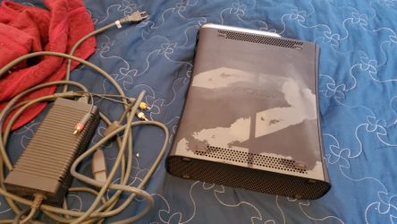 Modern warfare 2 edition Xbox 360 120 gb Comes with controller and cables