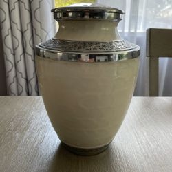 Urn