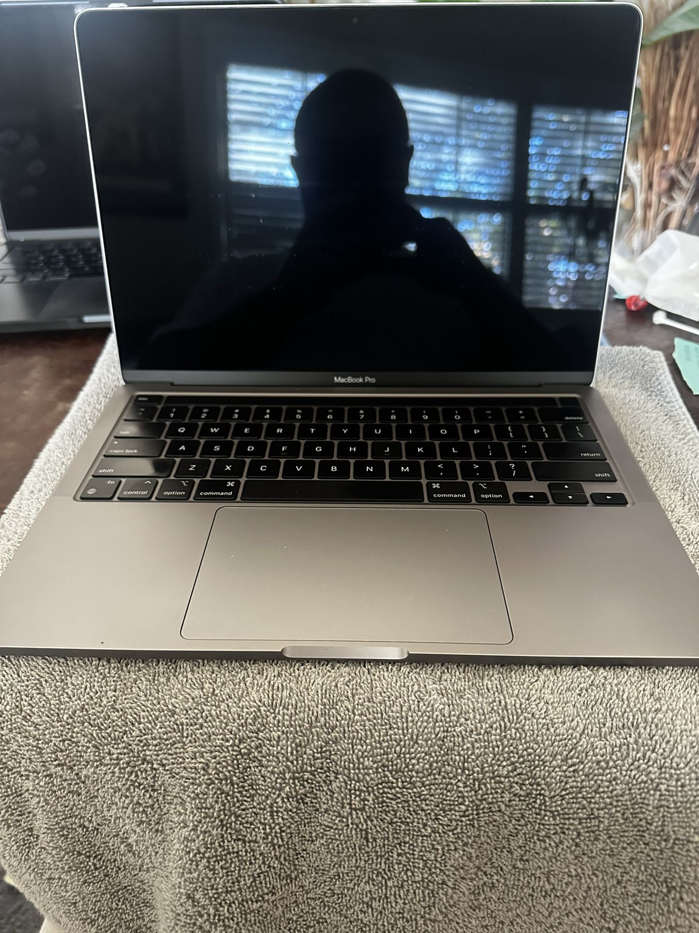 MacBook Pro M2 (mid 2022)