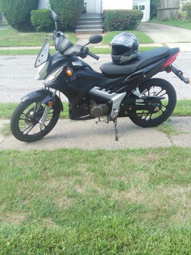 2011 Chonquin Yinxiang Motorcycle