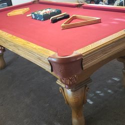 Beautiful high-end Oakwood pool table and awesome condition paid $4700 selling for $2700