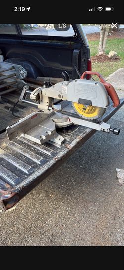 Milwaukee 10” sliding compound miter saw