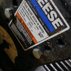 5th Wheel Hitch.  Slider REESE