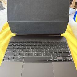 Black Magic Keyboard For iPad Pro M4 13in