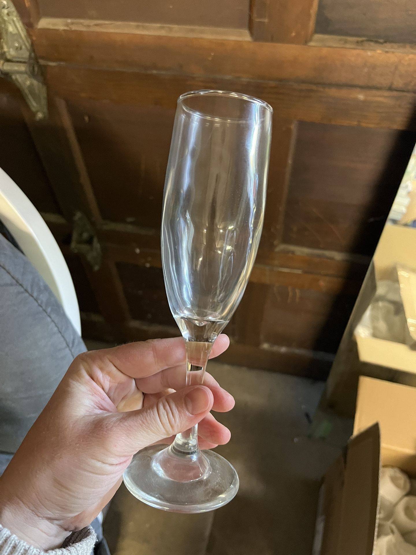 12 champagne glasses, clear