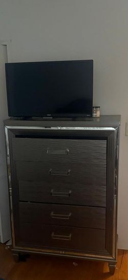 Bedroom tv stand/dresser