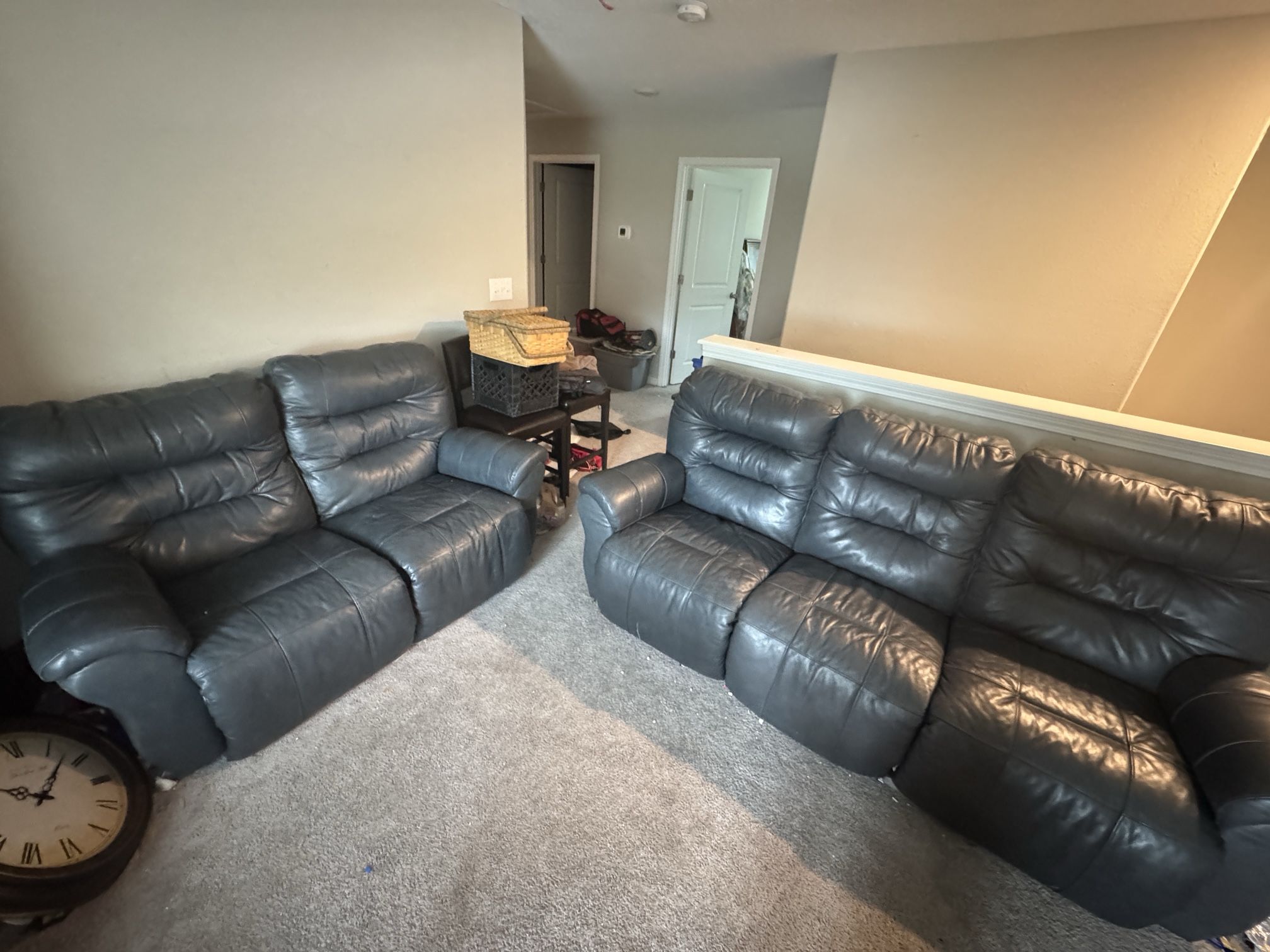 Used Leather Sofa 💰 Price: $150 (negotiable) 📍 Wesley Chapel, FL