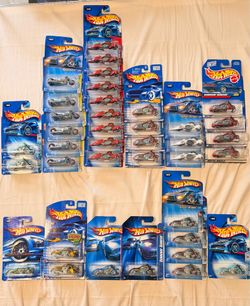 Lot of 38 hot wheels motorcycles