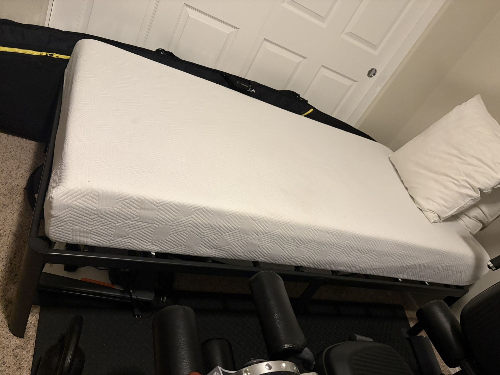 Twin Bed. Great Condition. Like New 