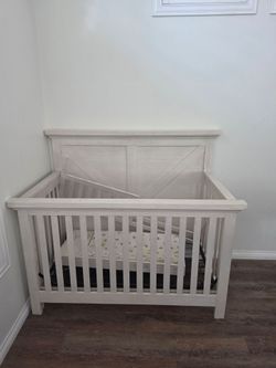 Crib and dresser set