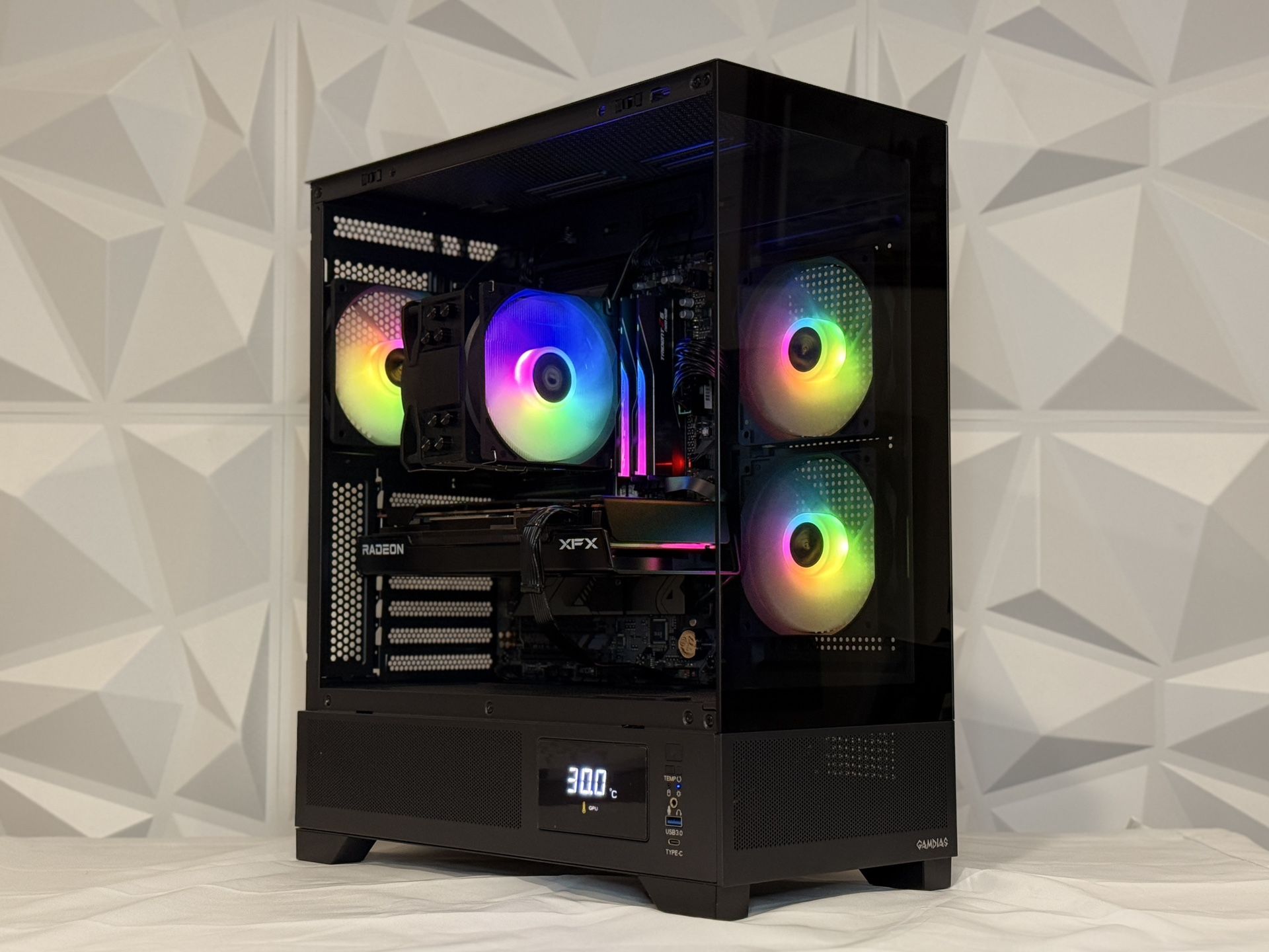Gaming PC Ryzen 7 7700 / RX 7700 XT
