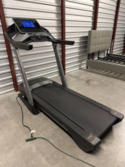 ProForm Pro 2000 Smart Treadmill 