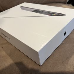 Brand New 2019 MacBook Pro A1989,i7,16Gb,512Gb,AC Charger