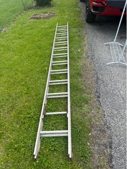 24 ft Aluminum Extension Ladder