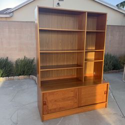 Danish Modern Teak Bookshelf/Wall Unit (FREE DELIVERY)