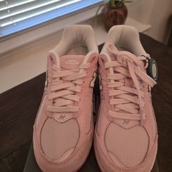 New Balance 2002R Unisex Shoes.