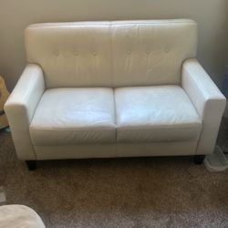 Chateau De’ Ax Loveseat