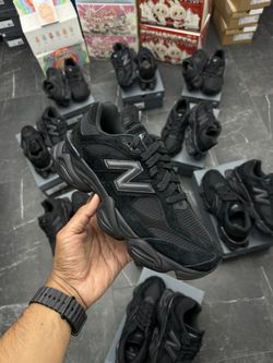 NEW BALANCE 9060 Triple Black 