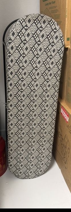 Free Gray & White Patterned Accent Bench